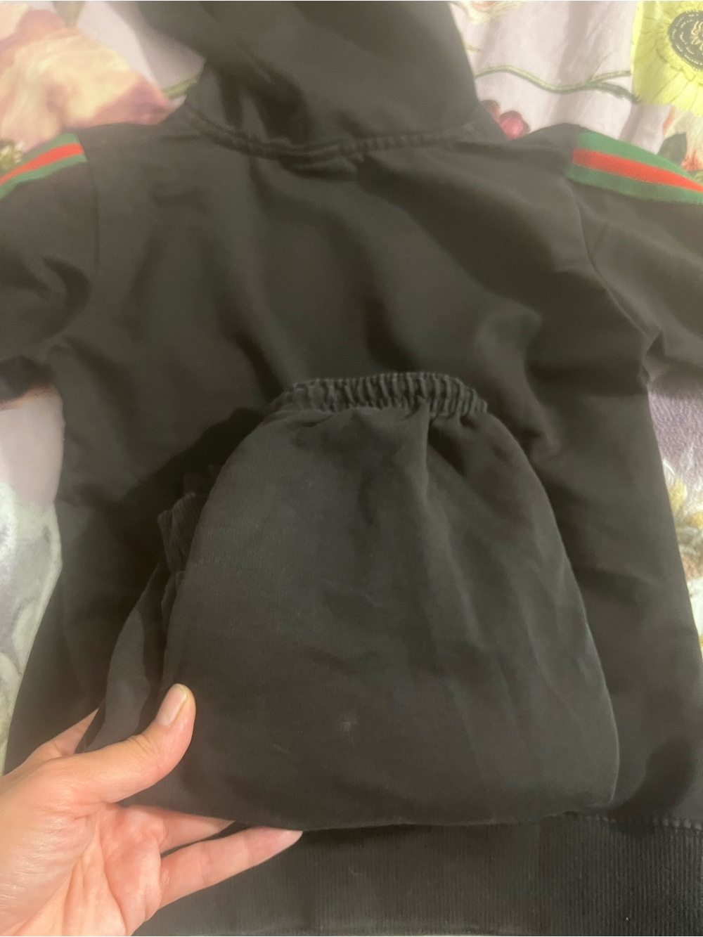 Gucci Black Sweatpants with Green-Red Web Stripe - Picture 5 of 7